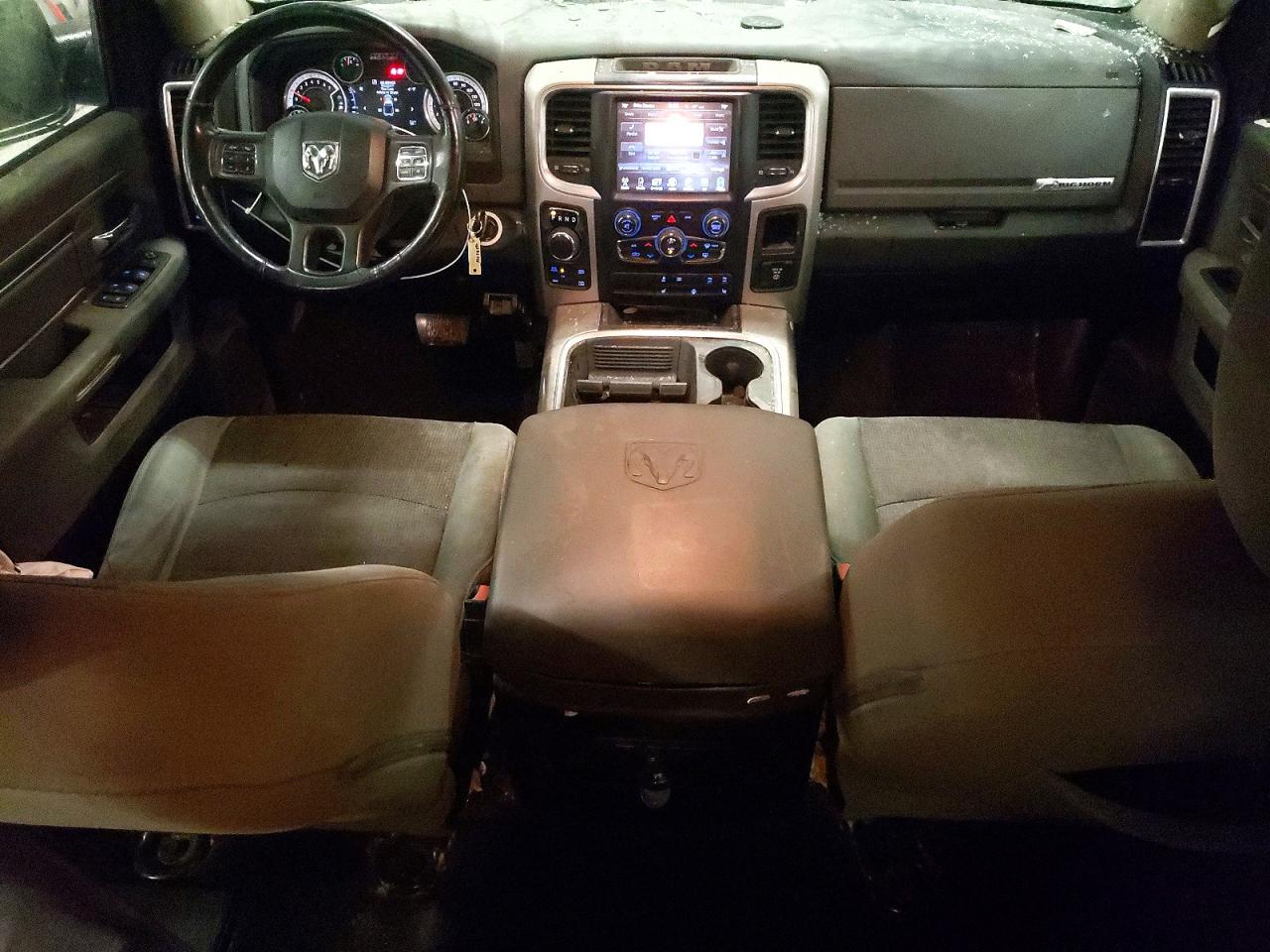 2016 RAM 1500 SLT photo 15