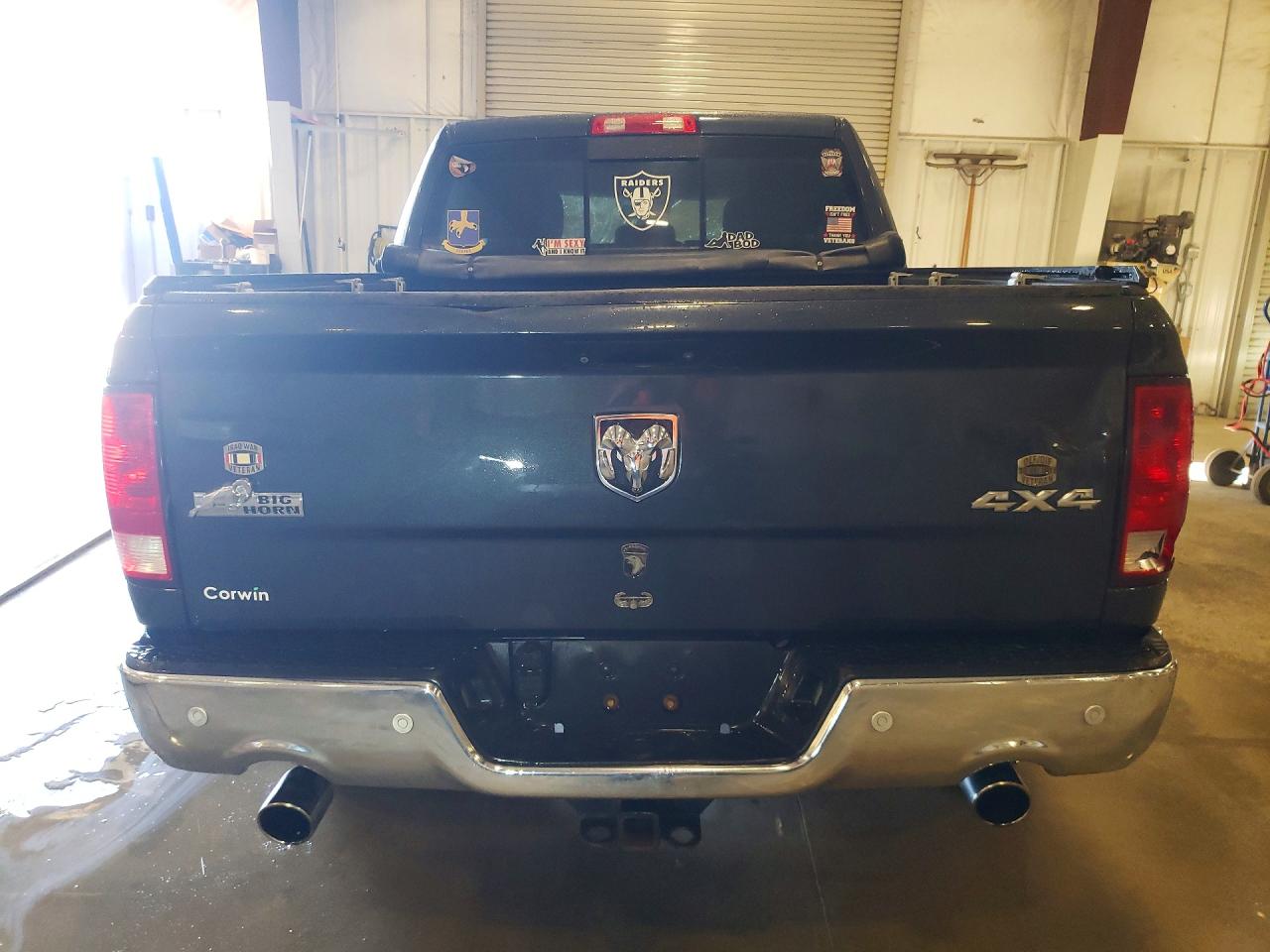 2016 RAM 1500 SLT photo 11