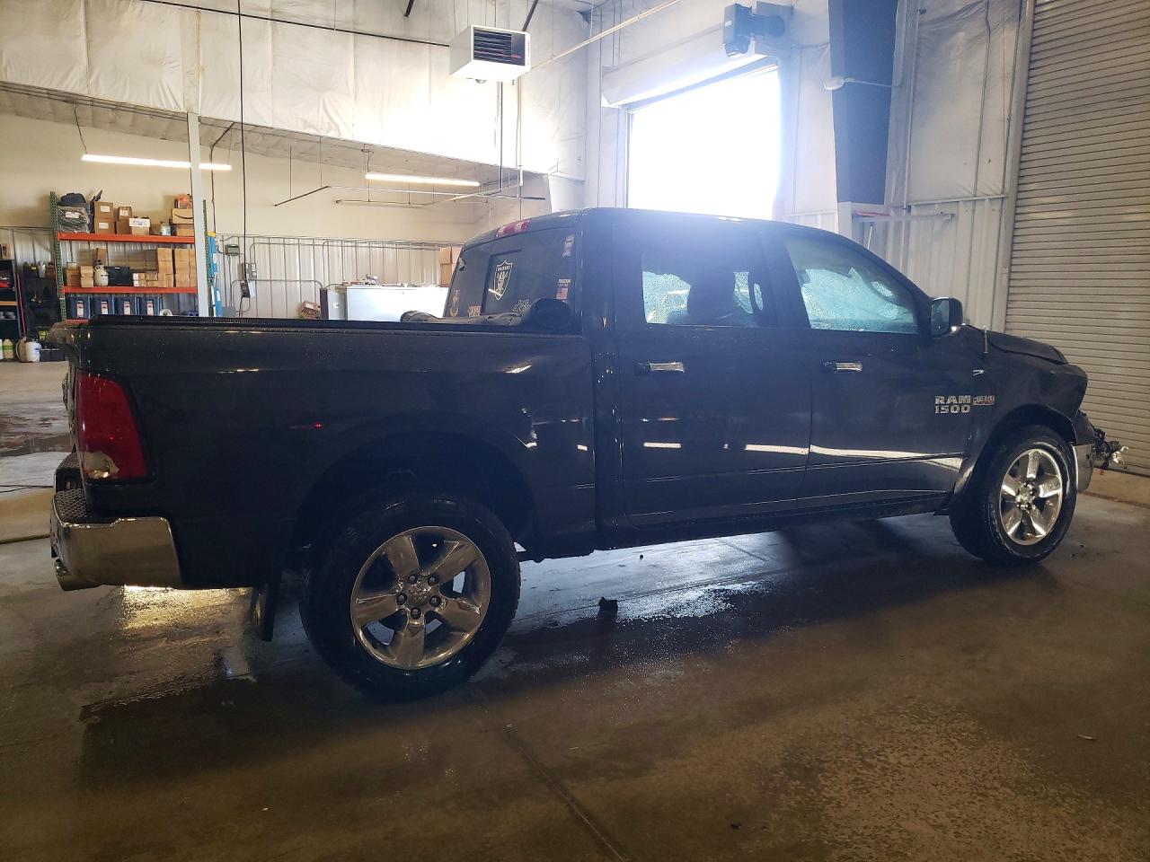 2016 RAM 1500 SLT photo 5