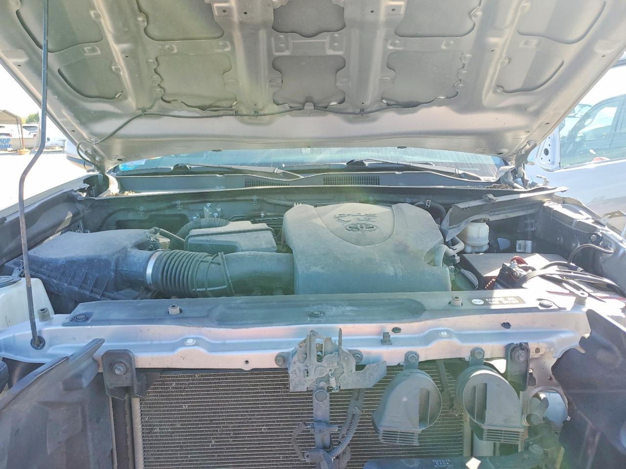2017 TOYOTA TACOMA SR5 V6 photo 21