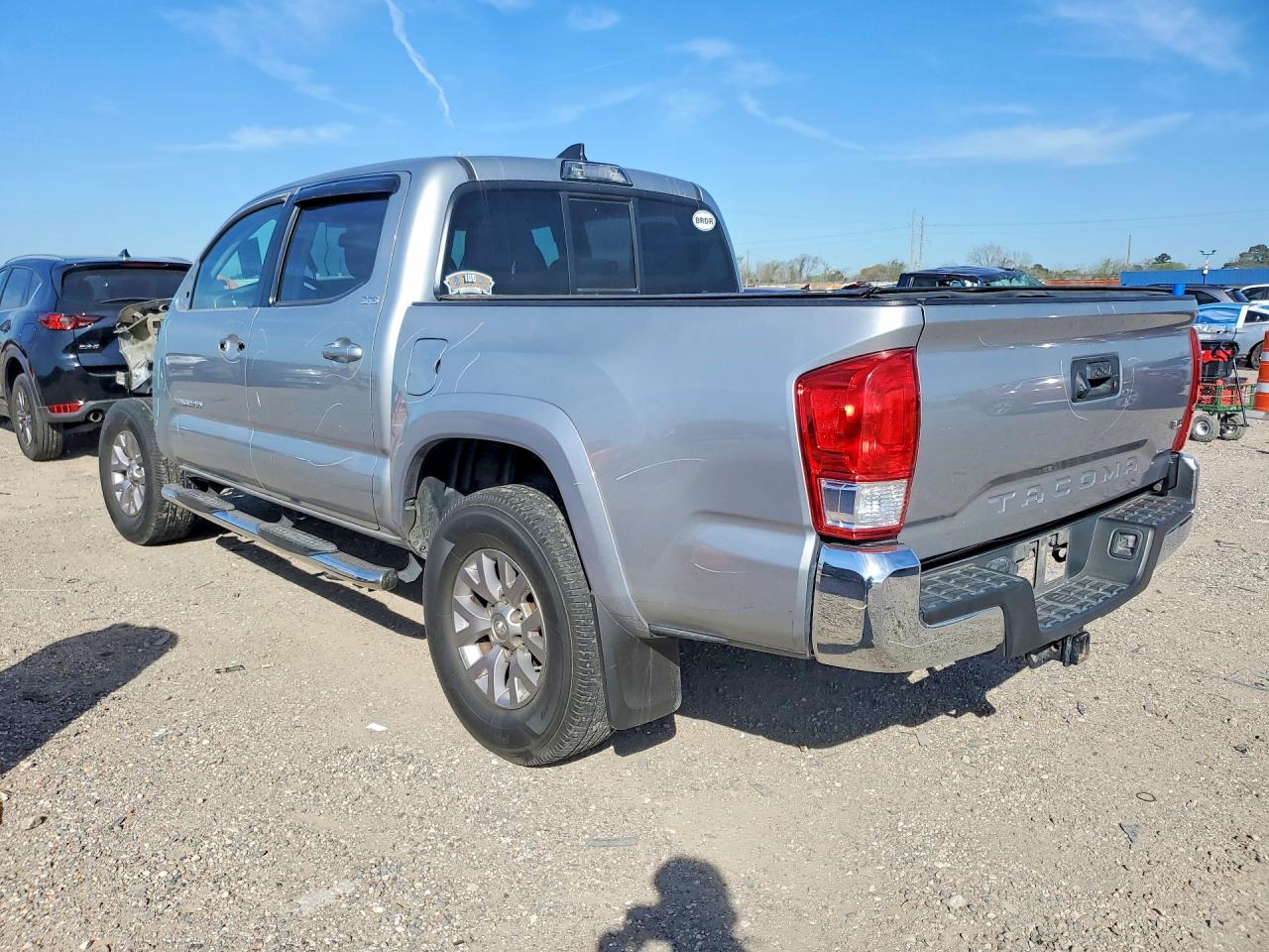 2017 TOYOTA TACOMA SR5 V6 photo 3