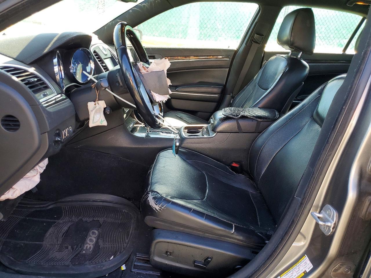 2011 CHRYSLER 300C photo 7