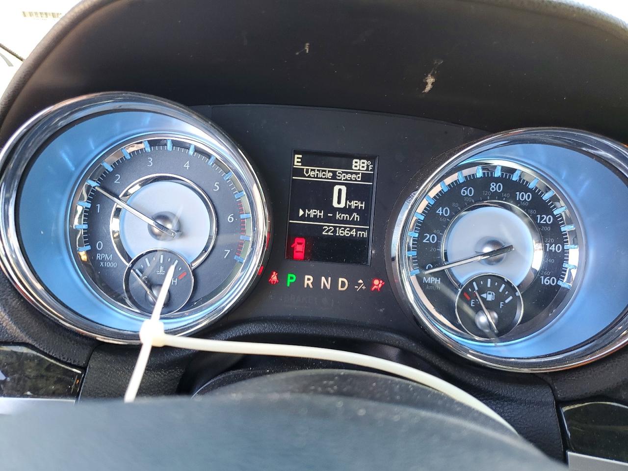 2011 CHRYSLER 300C photo 9