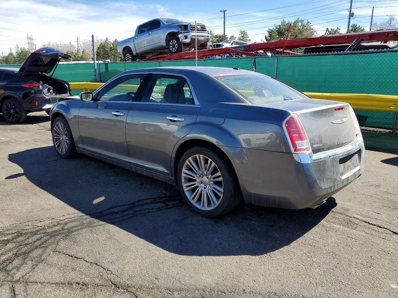 2011 CHRYSLER 300C photo 2