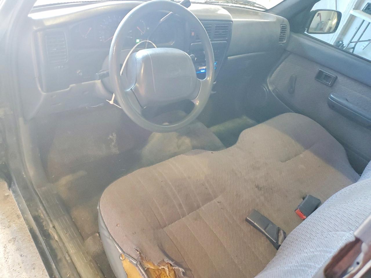 1996 TOYOTA TACOMA BASE photo 15