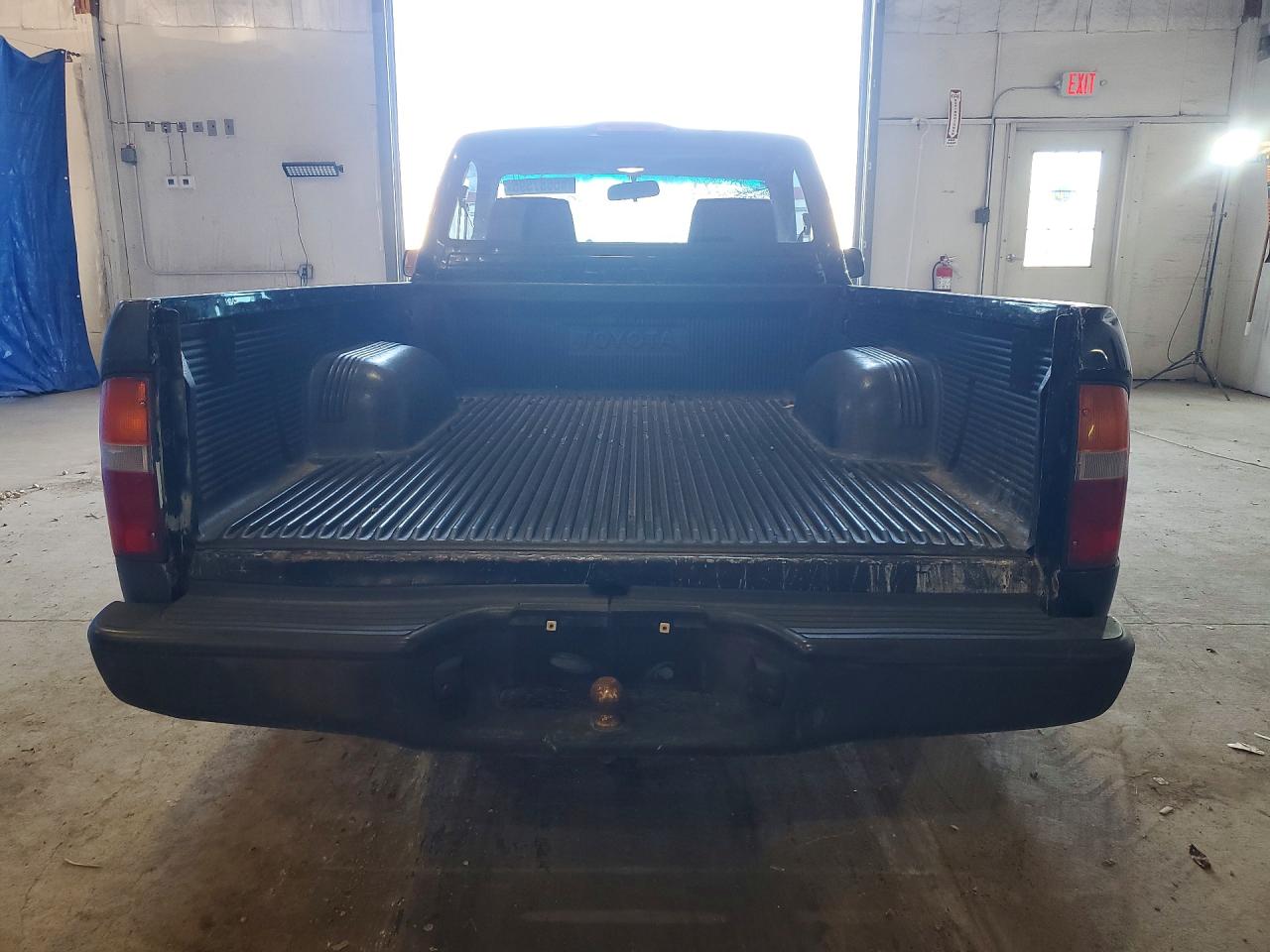 1996 TOYOTA TACOMA BASE photo 11