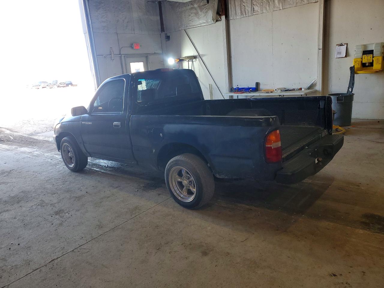1996 TOYOTA TACOMA BASE photo 3
