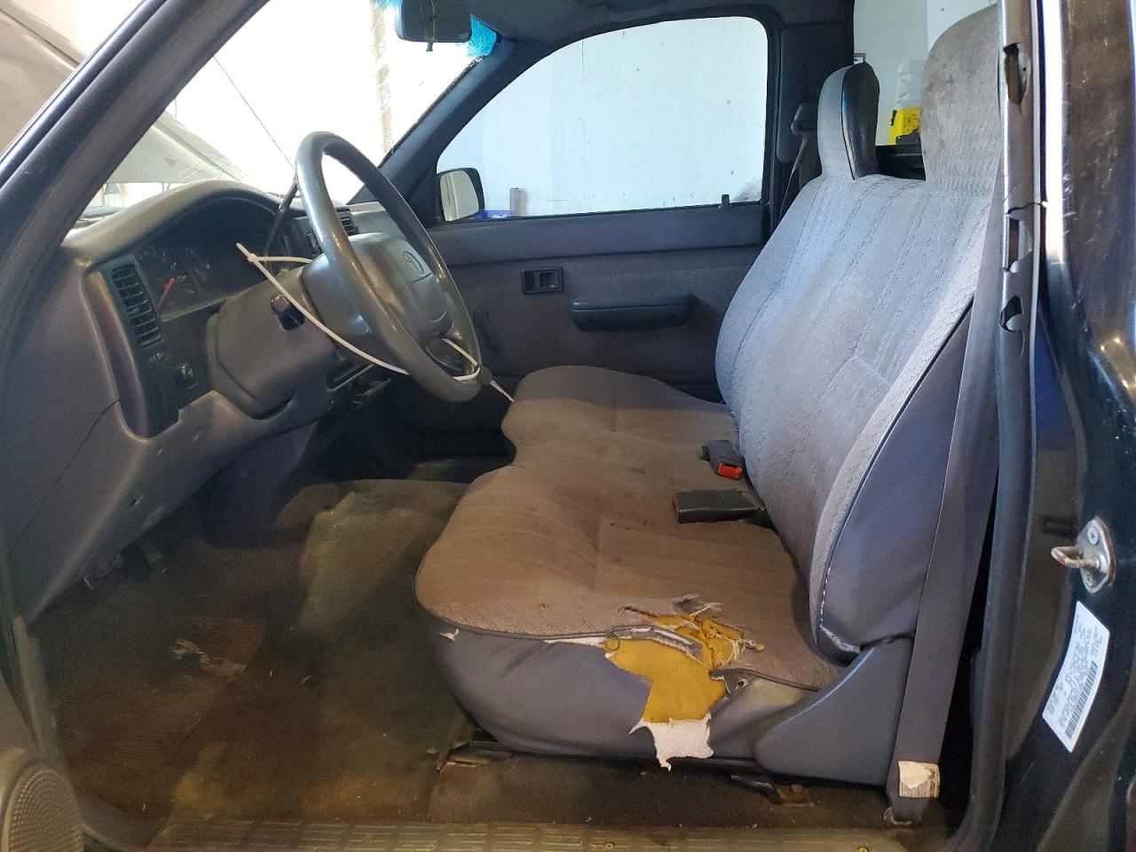 1996 TOYOTA TACOMA BASE photo 13