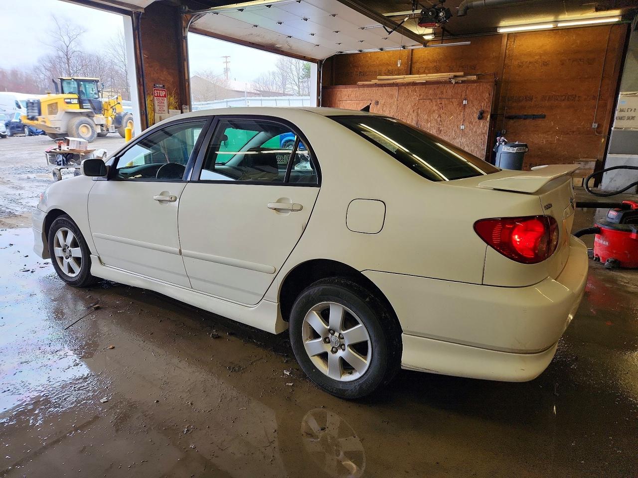 2005 TOYOTA COROLLA S photo 2