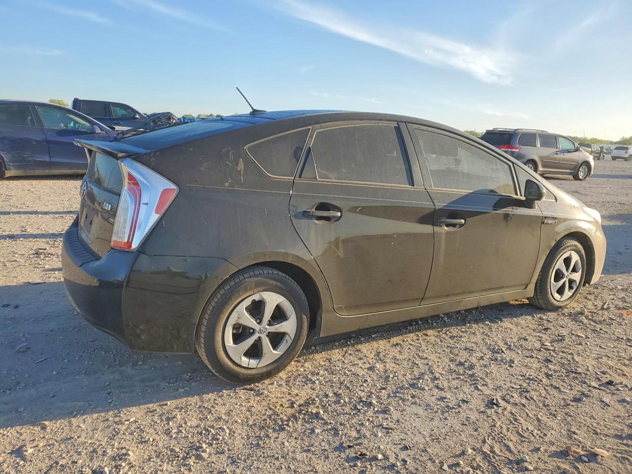 2015 TOYOTA PRIUS THREE photo 5