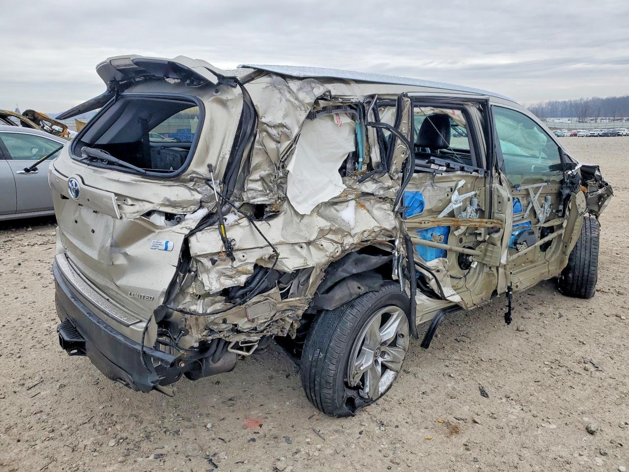 2016 TOYOTA HIGHLANDER HYBRID LIMITED PLATINUM photo 5