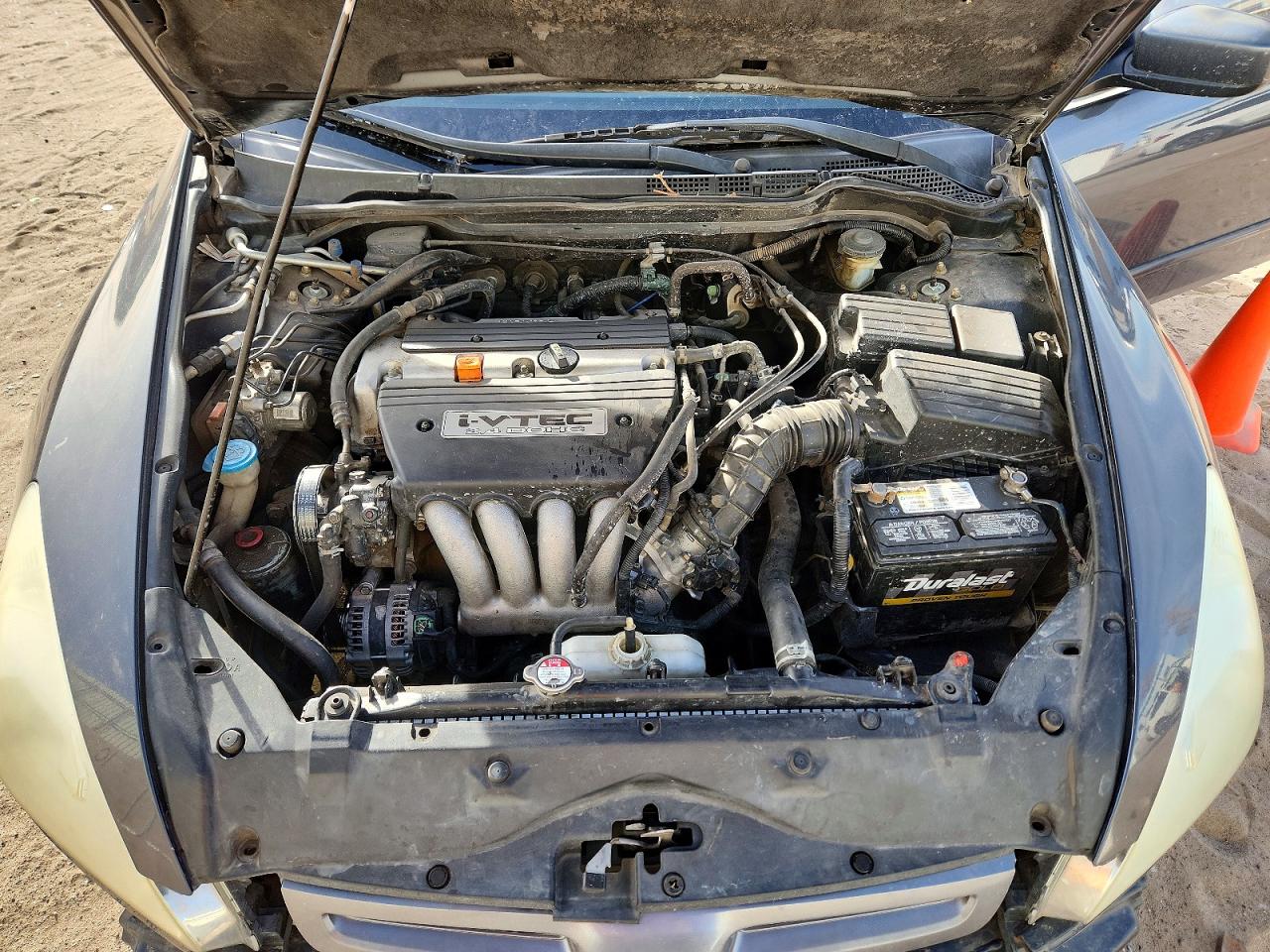 2004 HONDA ACCORD LX photo 21