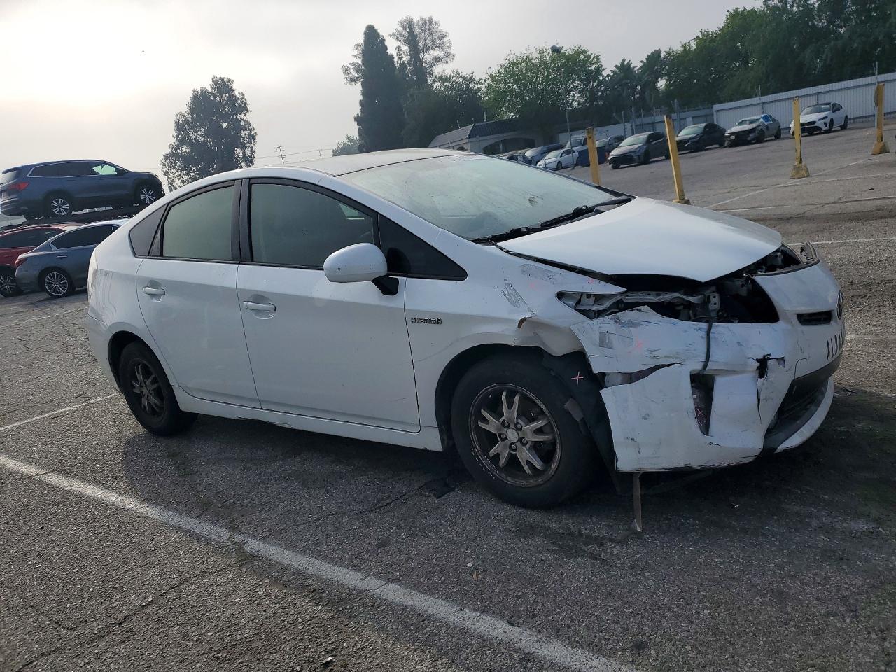 2014 TOYOTA PRIUS TWO photo 4
