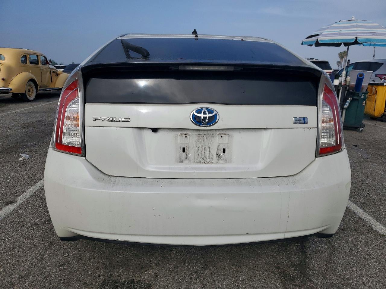 2014 TOYOTA PRIUS TWO photo 6