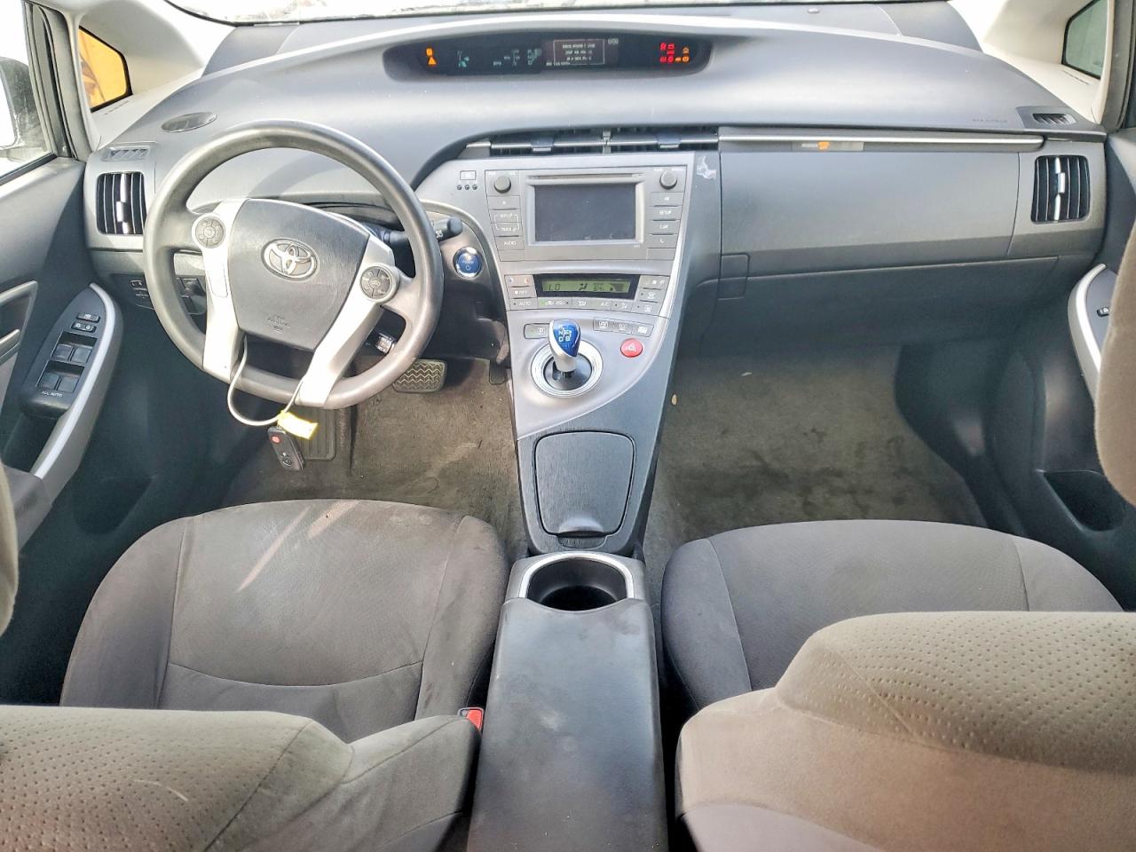 2014 TOYOTA PRIUS TWO photo 8