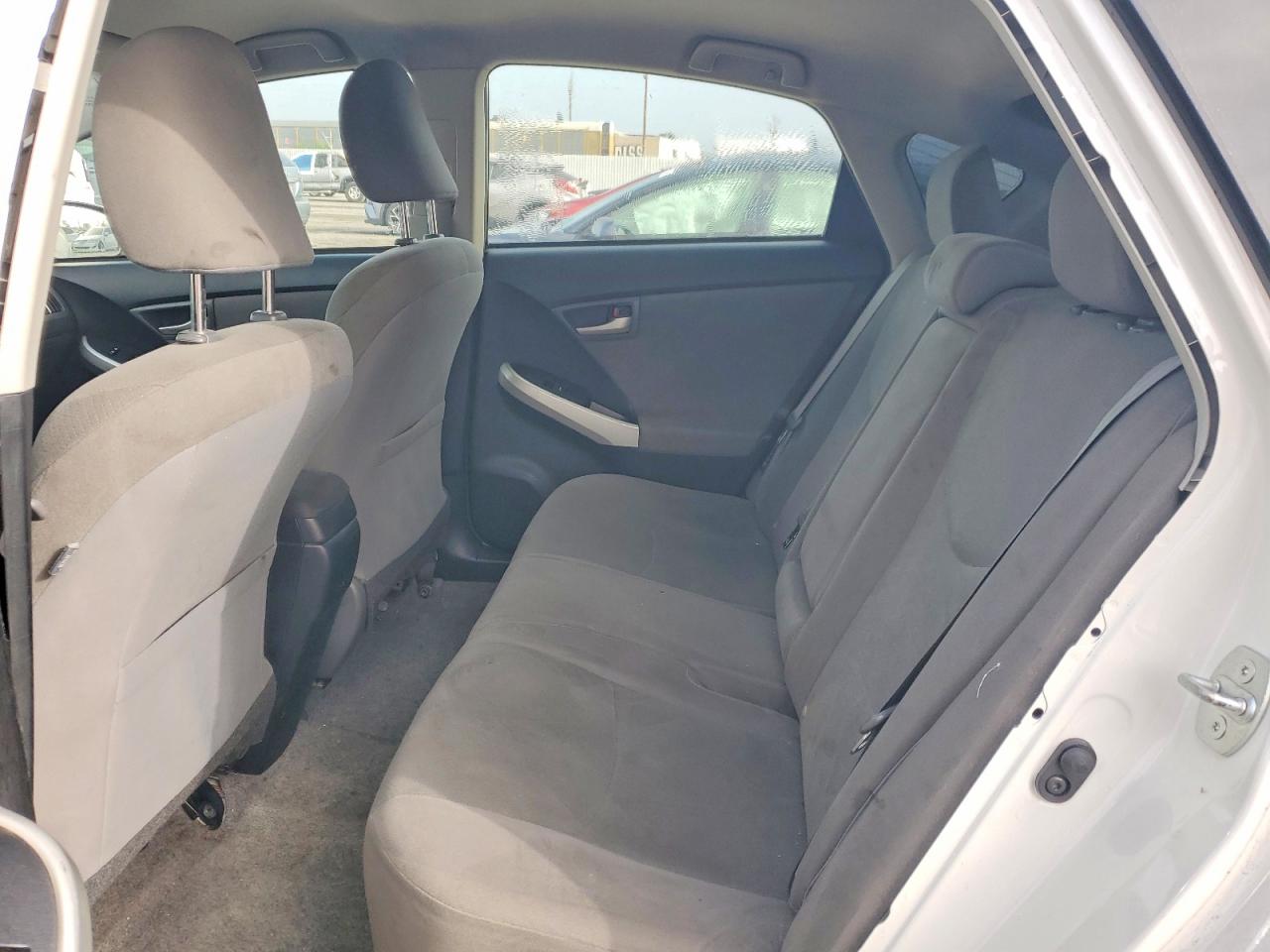 2014 TOYOTA PRIUS TWO photo 10