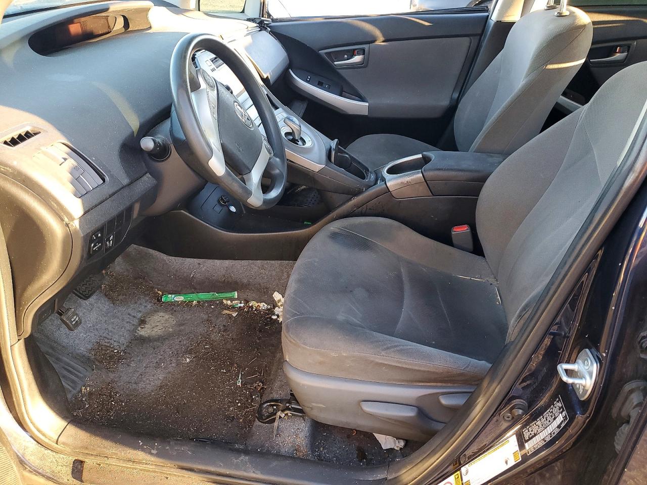 2015 TOYOTA PRIUS TWO photo 19