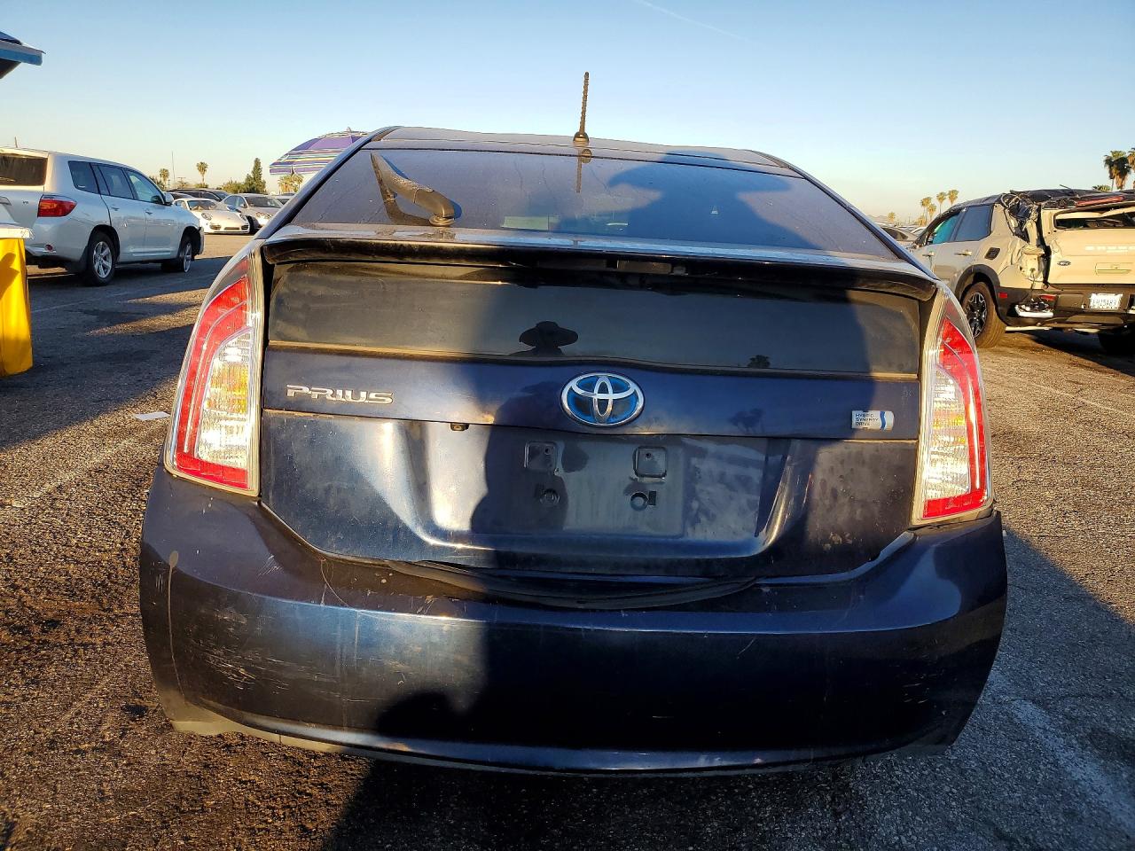 2015 TOYOTA PRIUS TWO photo 16