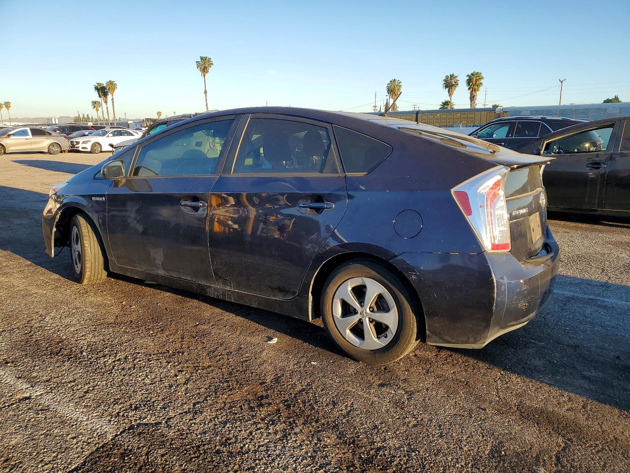 2015 TOYOTA PRIUS TWO photo 4