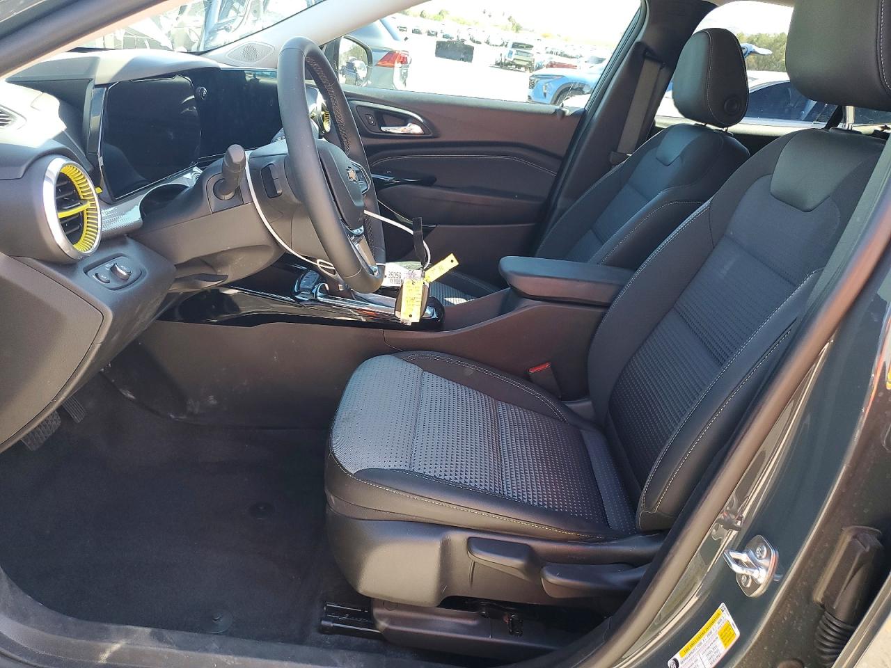 2025 CHEVROLET TRAX 1LT photo 7