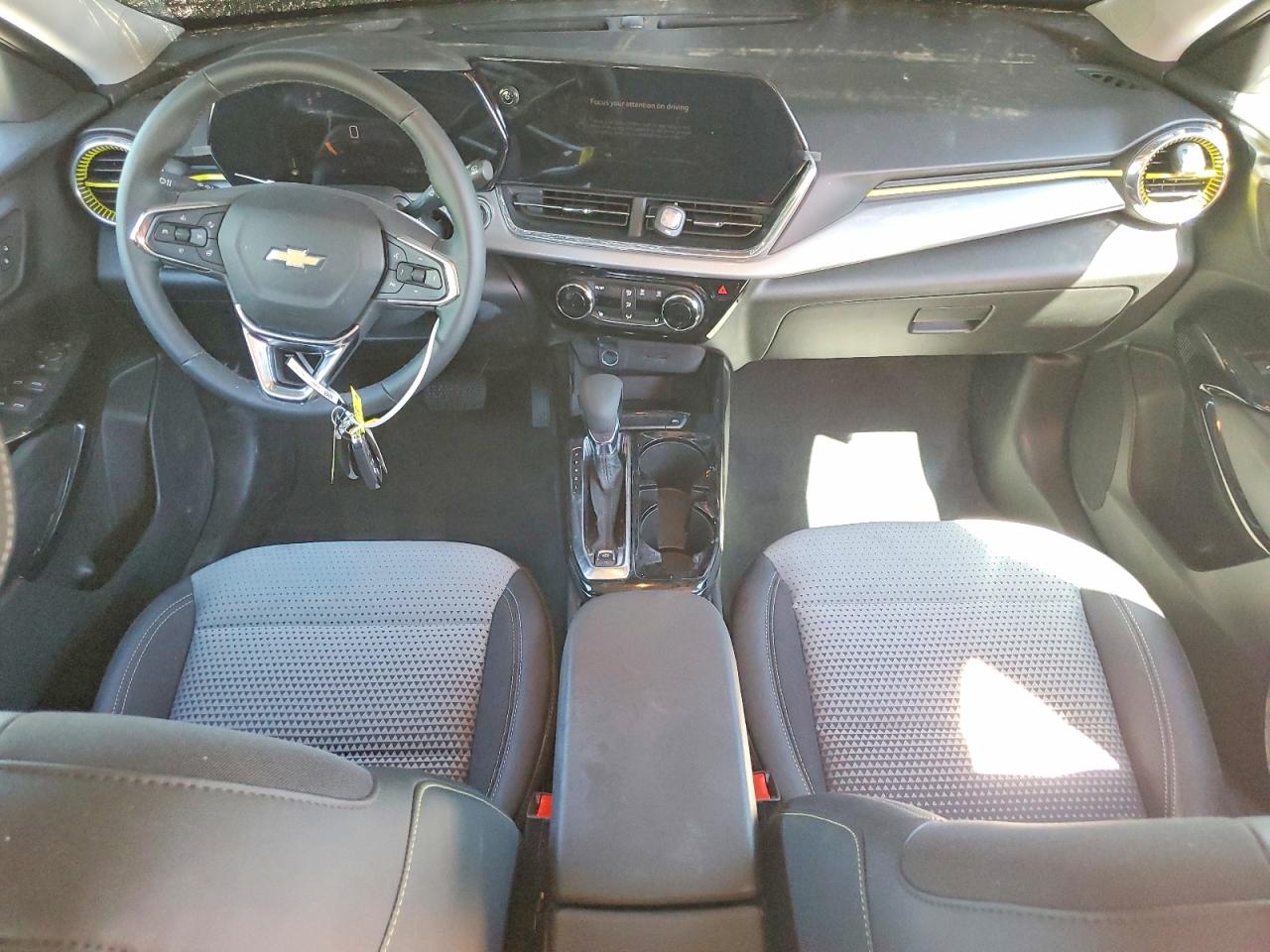 2025 CHEVROLET TRAX 1LT photo 8