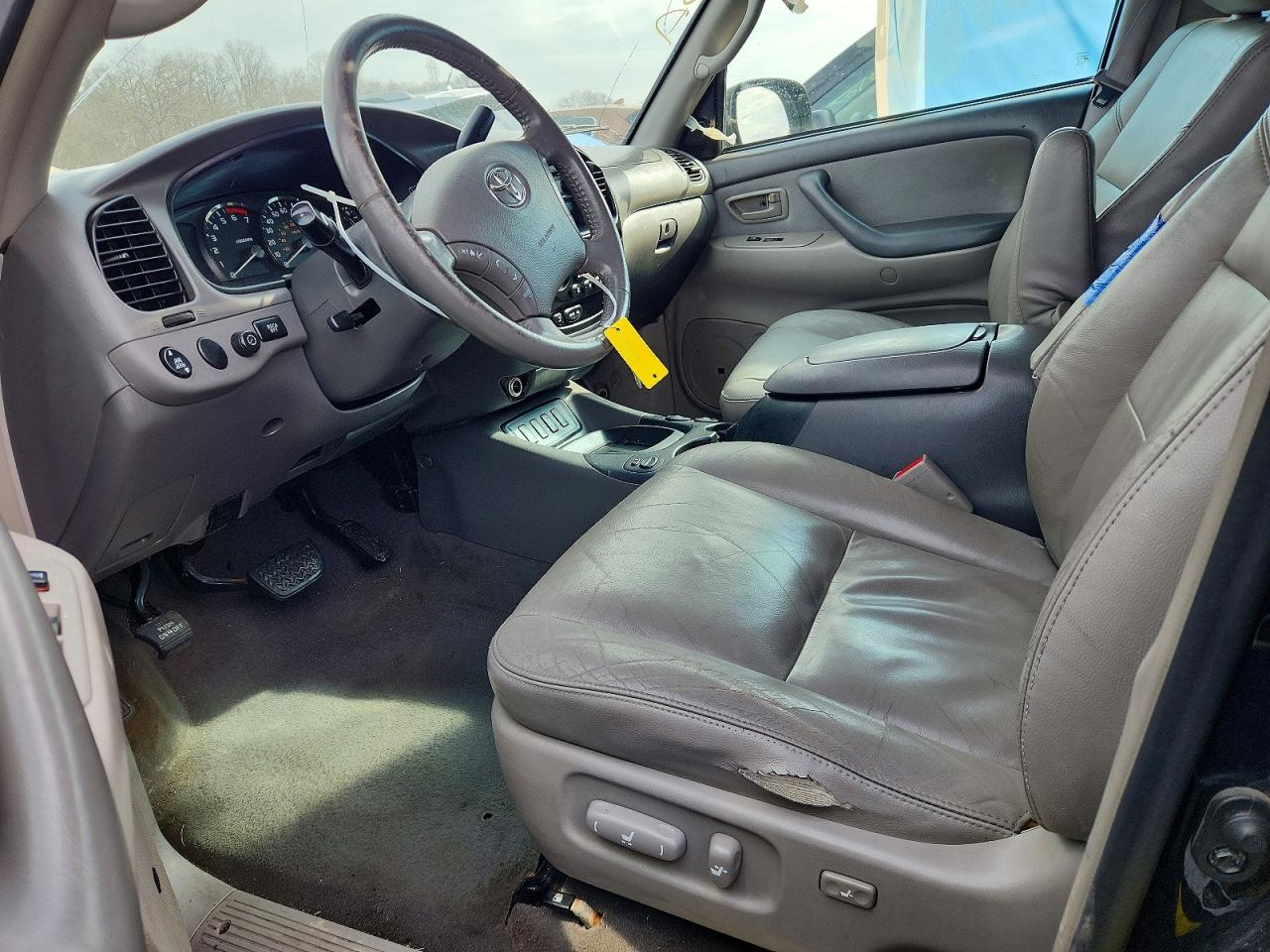 2005 TOYOTA SEQUOIA SR5 photo 7