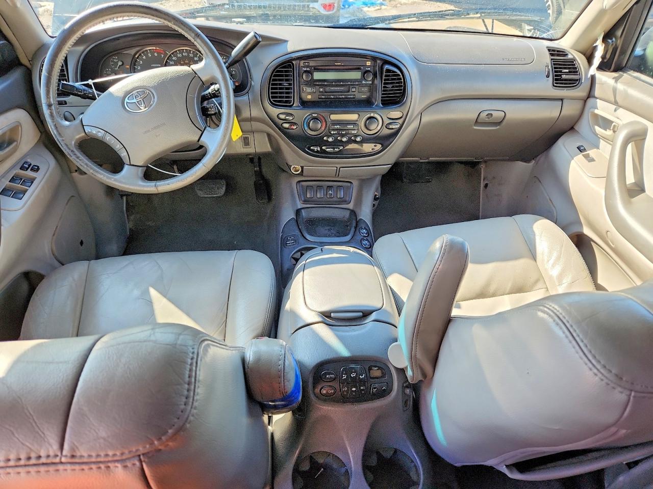 2005 TOYOTA SEQUOIA SR5 photo 8