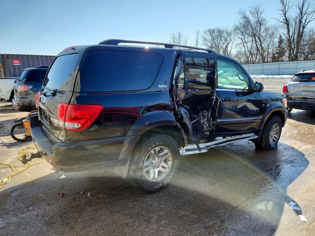2005 TOYOTA SEQUOIA SR5 photo 3