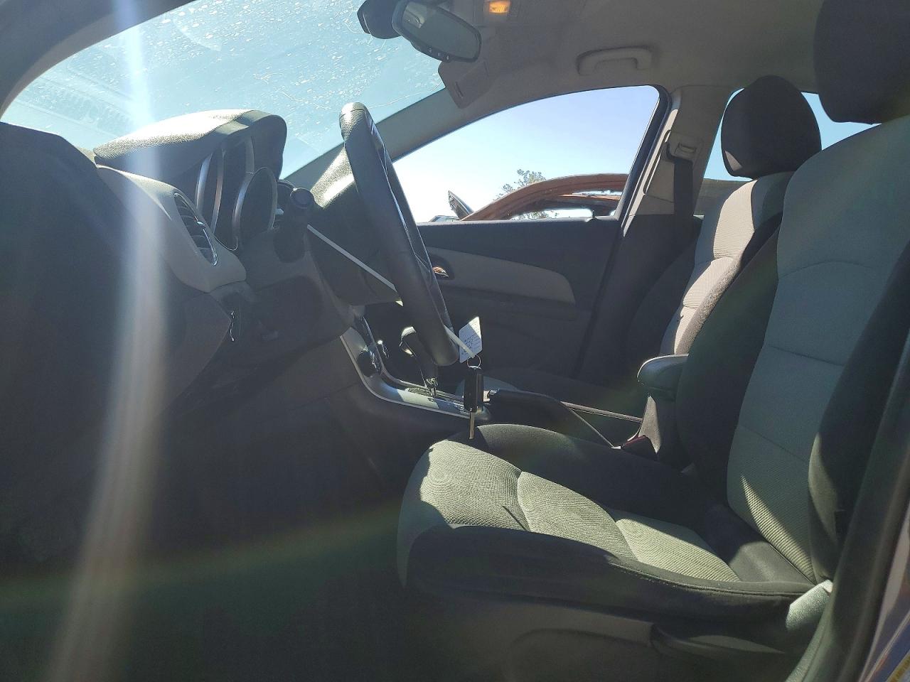 2013 CHEVROLET CRUZE LS photo 13