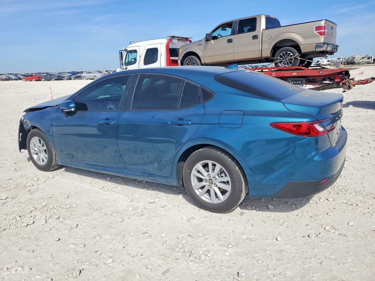2026 TOYOTA CAMRY LE photo 2