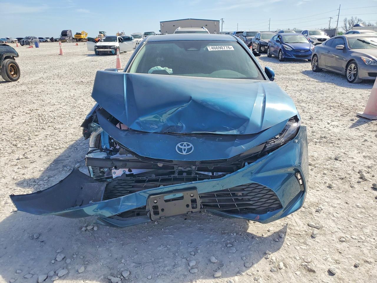 2026 TOYOTA CAMRY LE photo 5