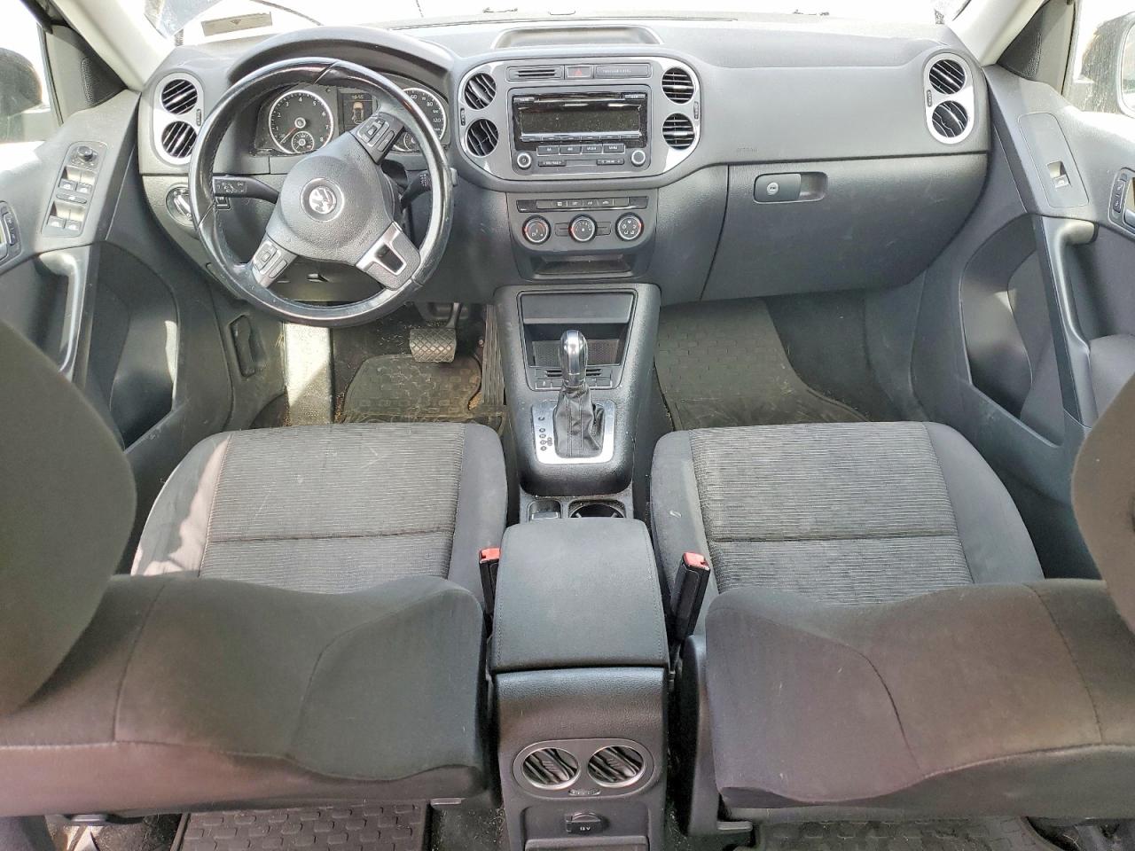 2013 VOLKSWAGEN TIGUAN S photo 29