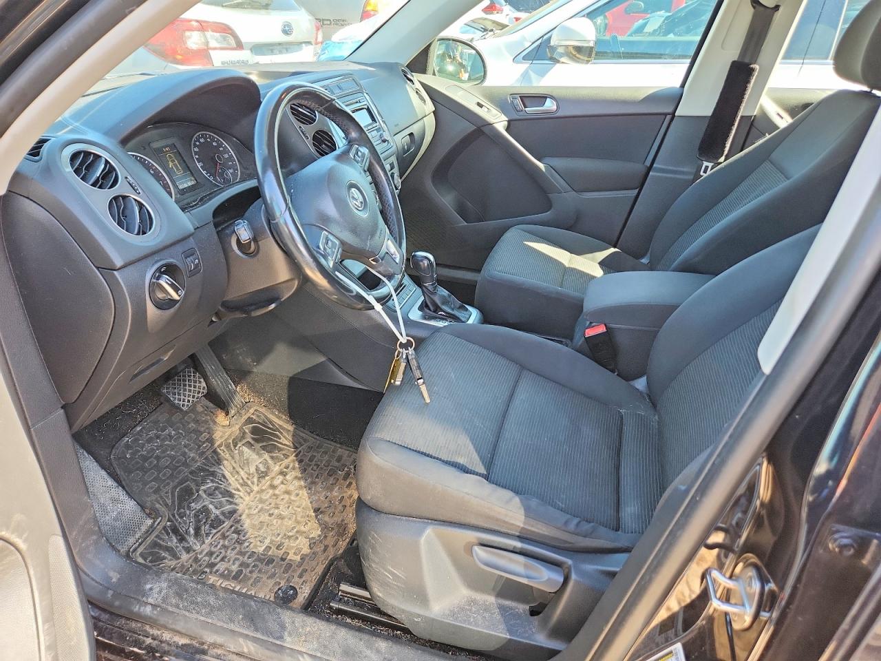 2013 VOLKSWAGEN TIGUAN S photo 26