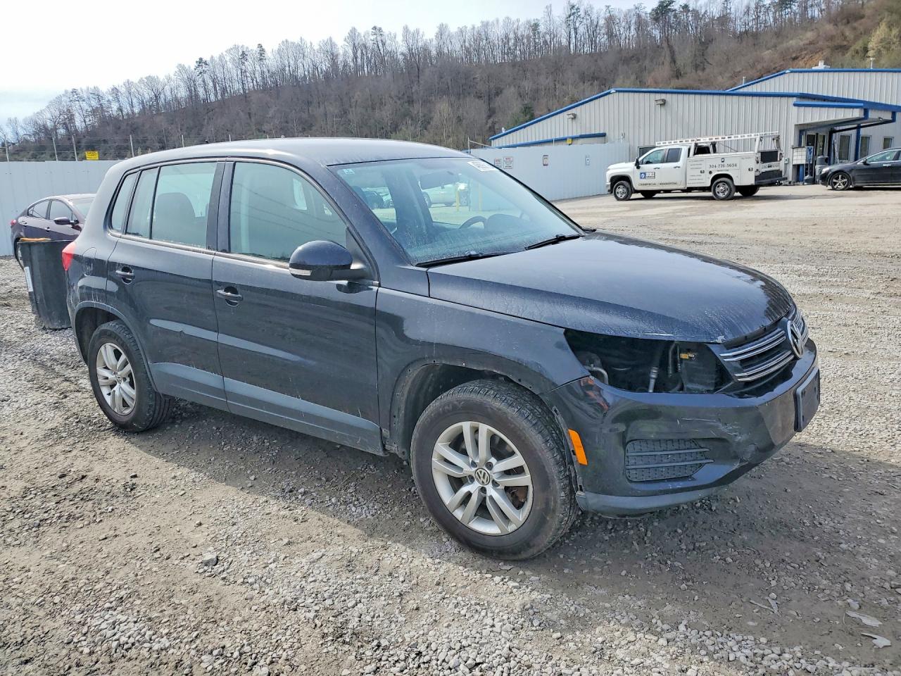 2013 VOLKSWAGEN TIGUAN S photo 13