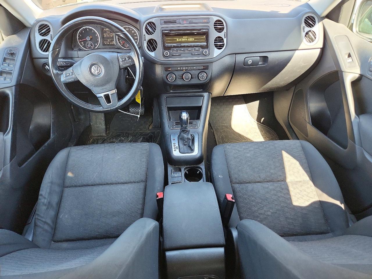 2013 VOLKSWAGEN TIGUAN S photo 30