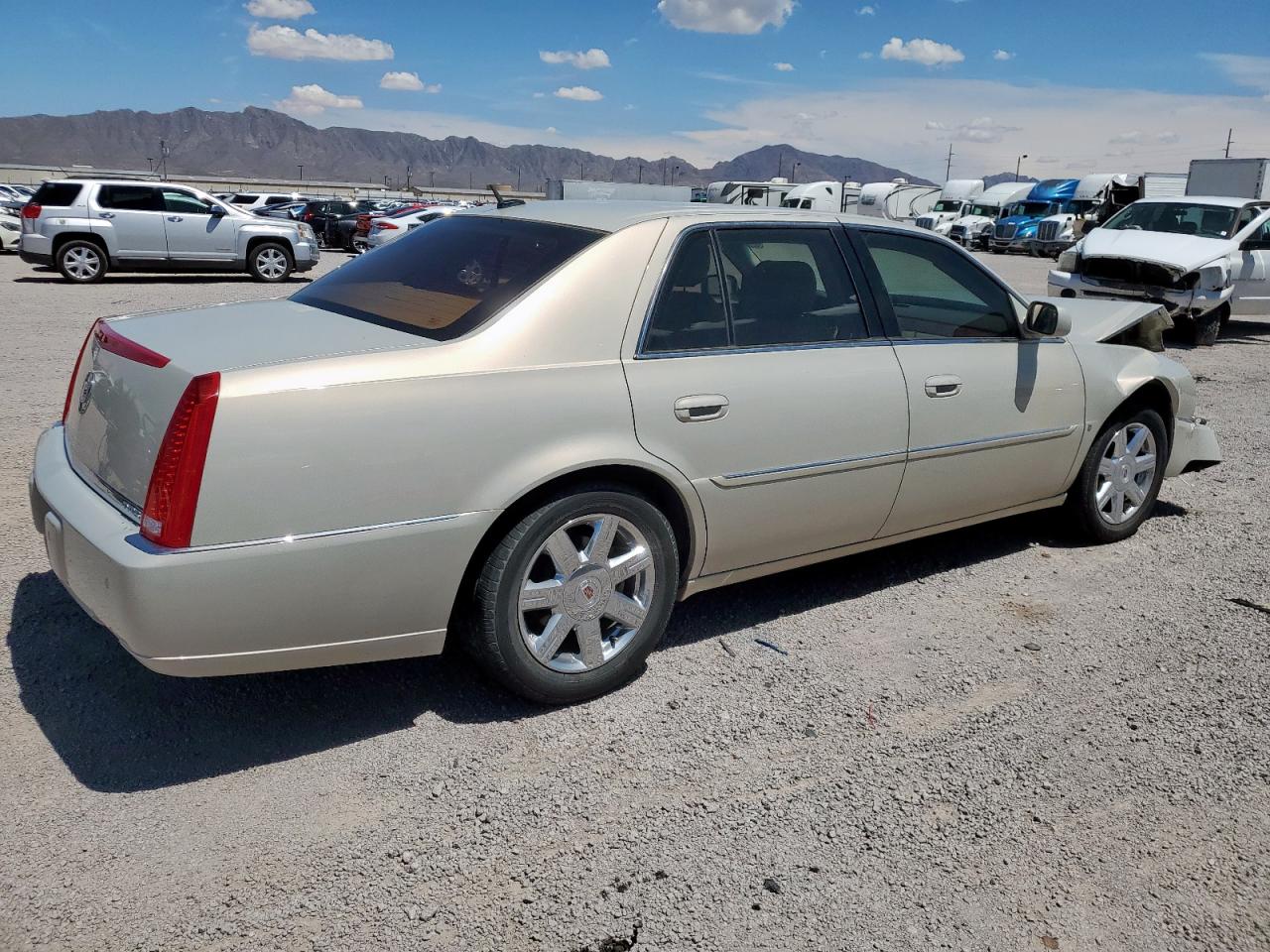 2007 CADILLAC DTS photo 5