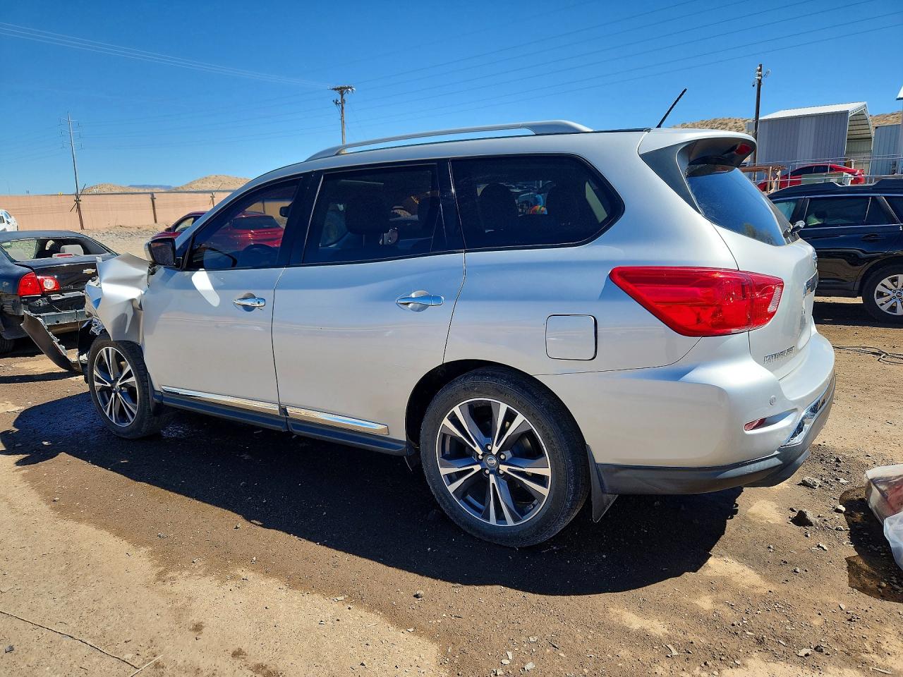 2017 NISSAN PATHFINDER PLATINUM photo 3
