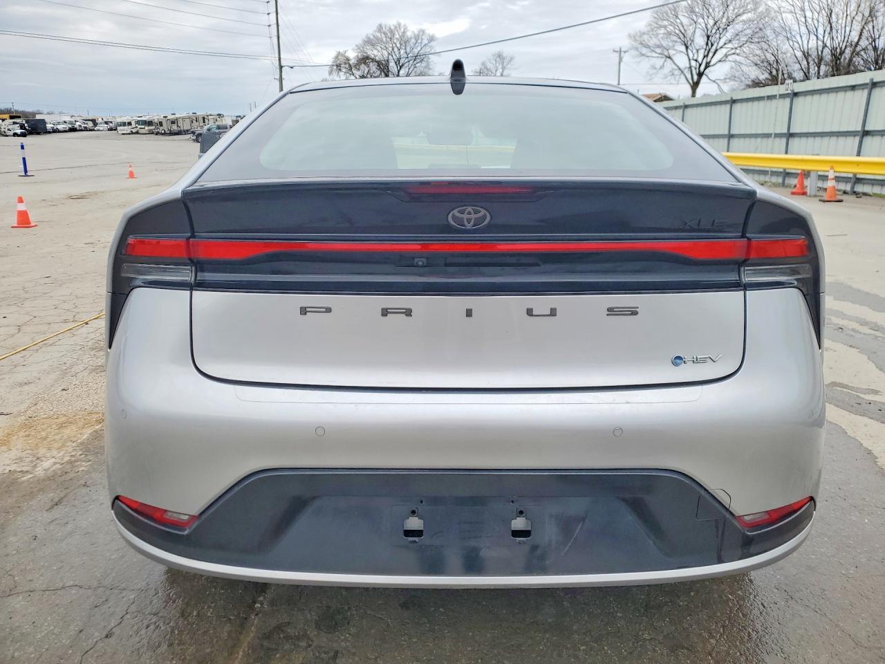 2025 TOYOTA PRIUS XLE photo 11