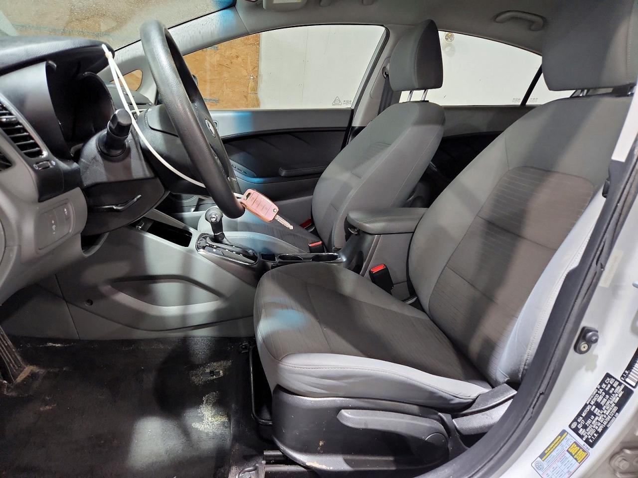 2017 KIA FORTE LX photo 13
