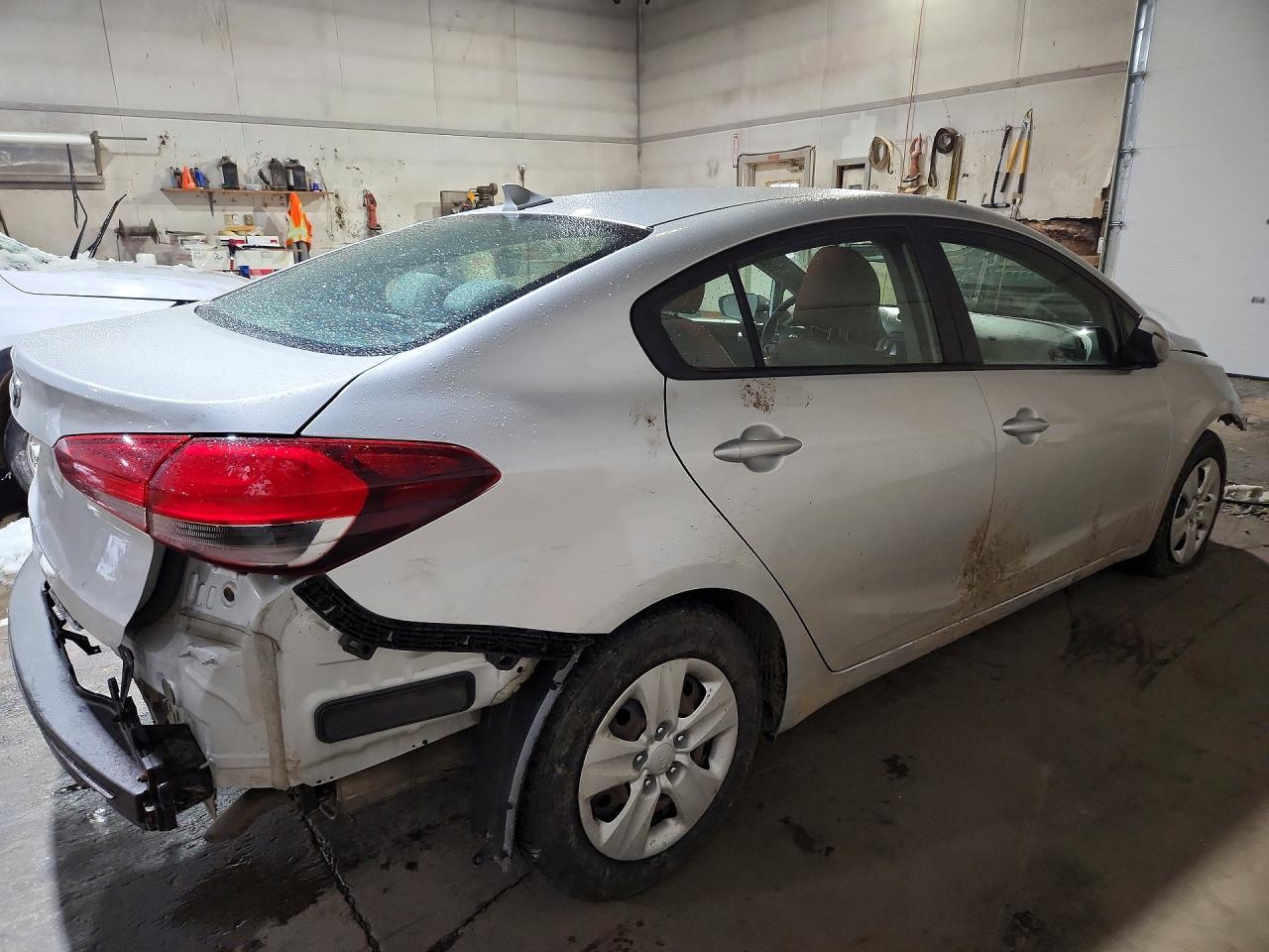 2017 KIA FORTE LX photo 5