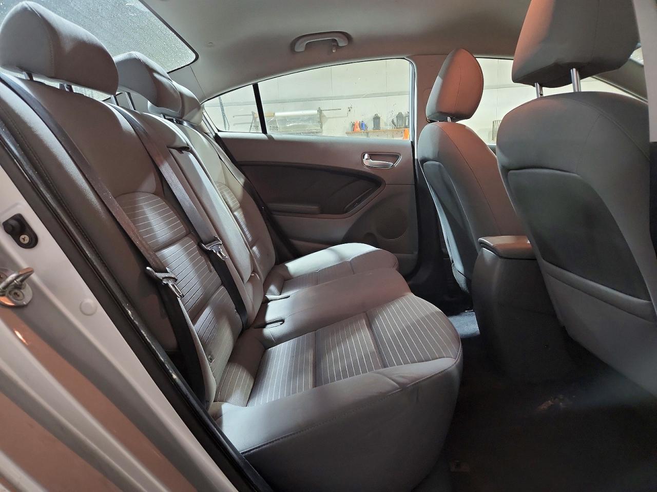 2017 KIA FORTE LX photo 19