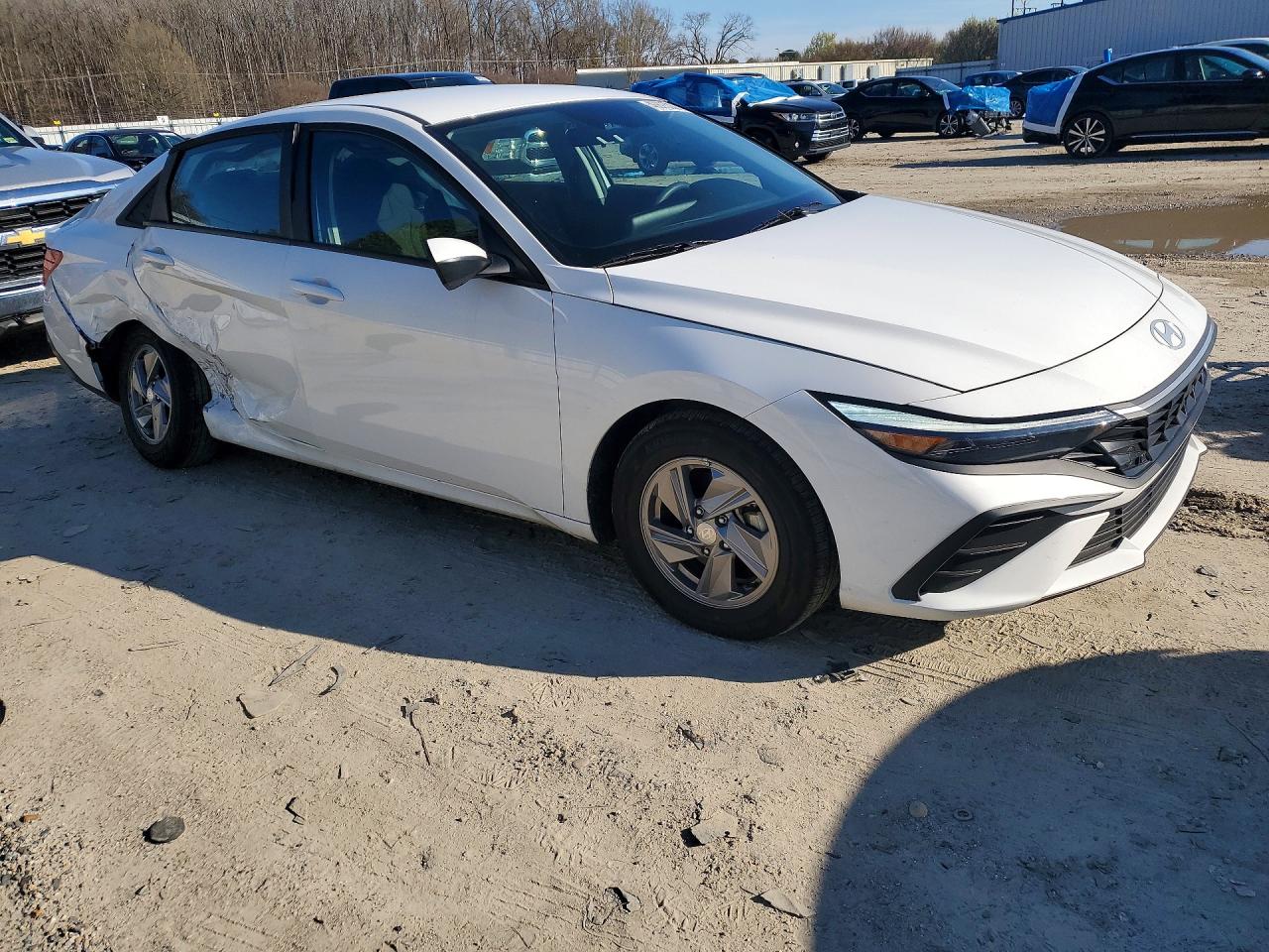 2025 HYUNDAI ELANTRA SE photo 10
