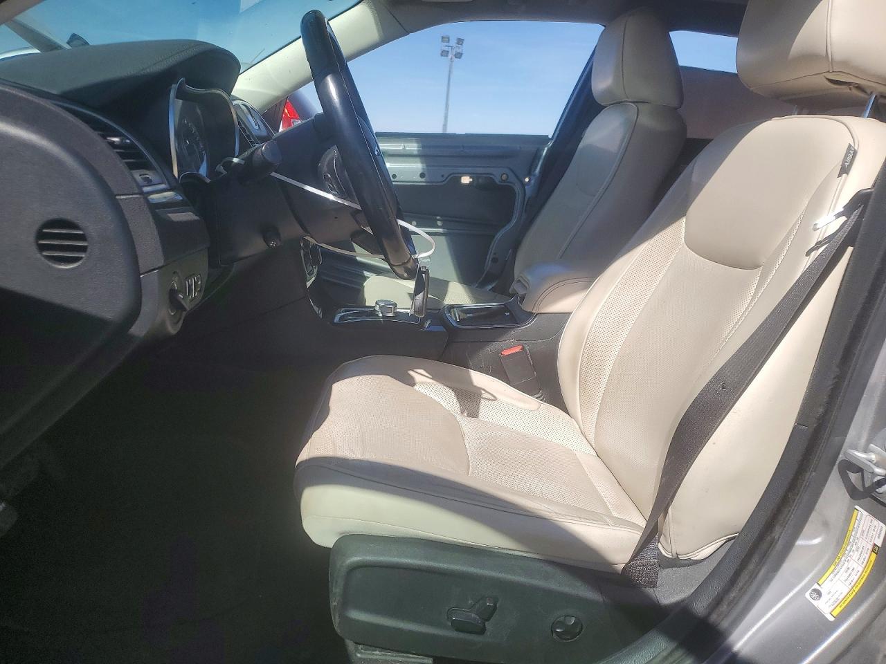 2018 CHRYSLER 300 LIMITED photo 13