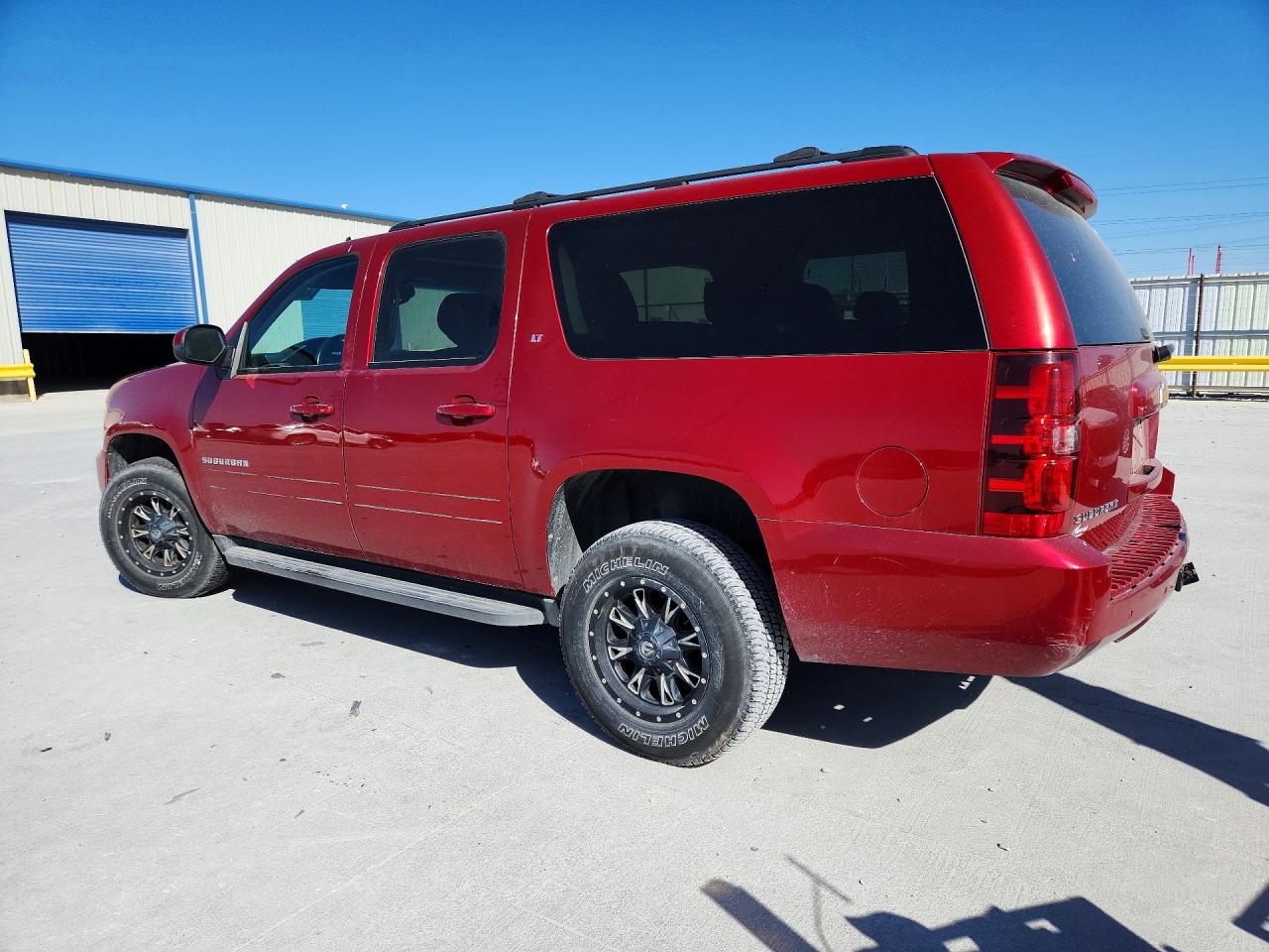 2013 CHEVROLET SUBURBAN K1500 LT photo 4