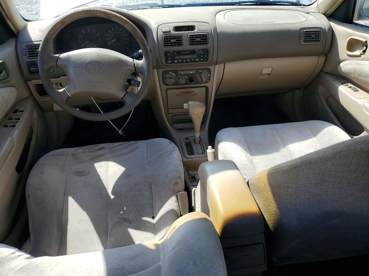 2001 TOYOTA COROLLA LE photo 8