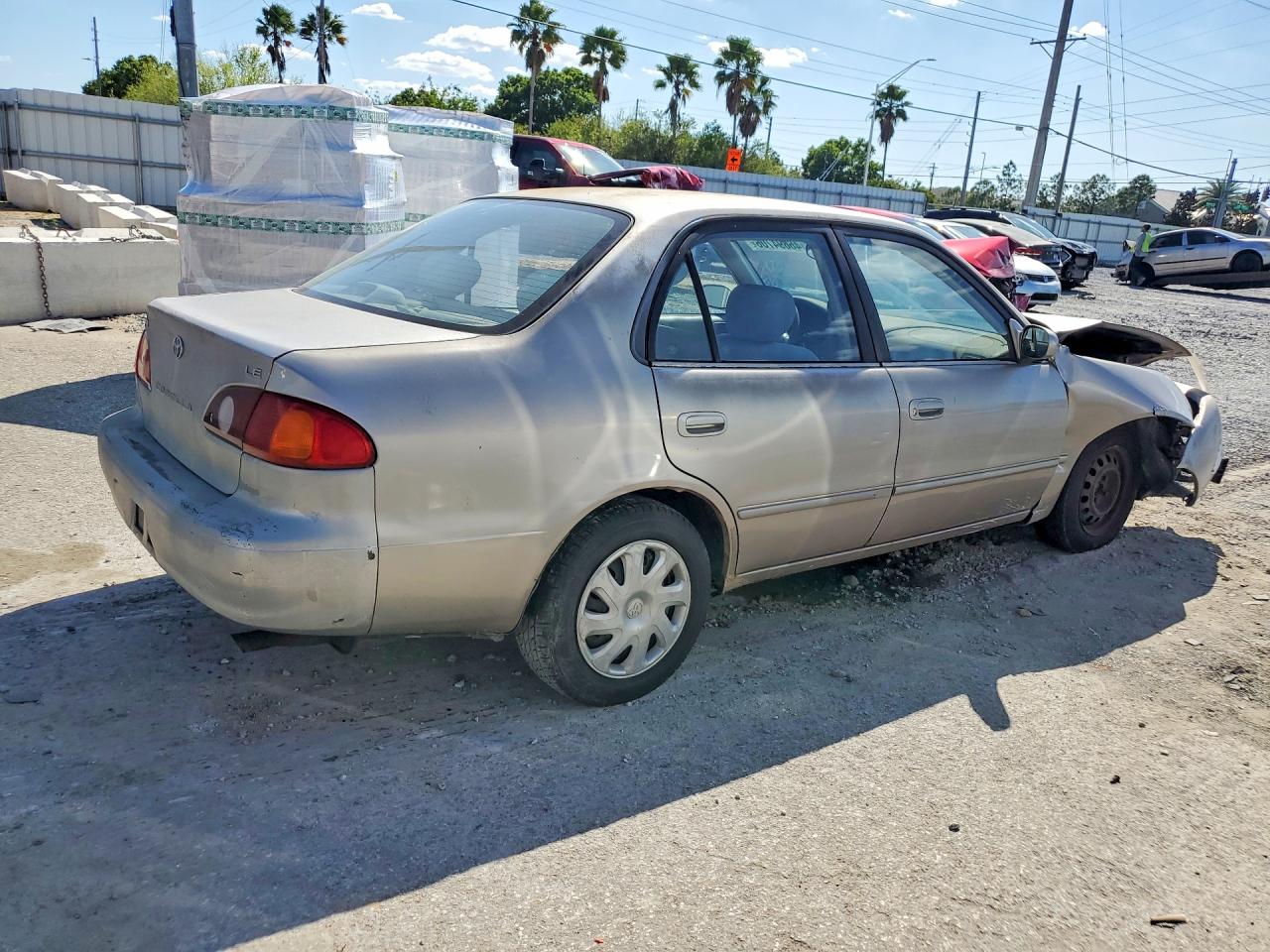 2001 TOYOTA COROLLA LE photo 3
