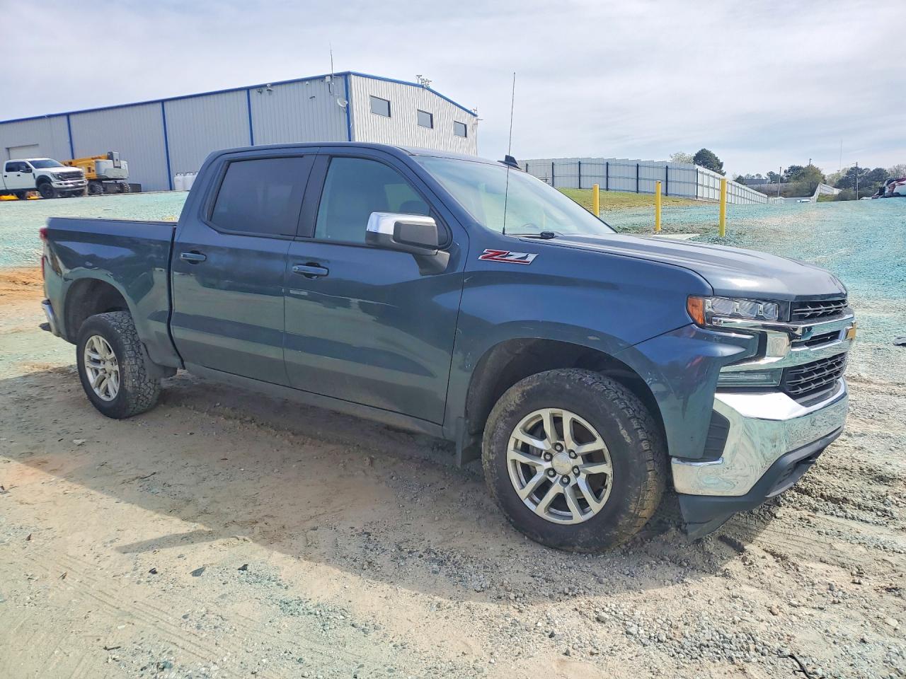 2019 CHEVROLET SILVERADO K1500 LT photo 4