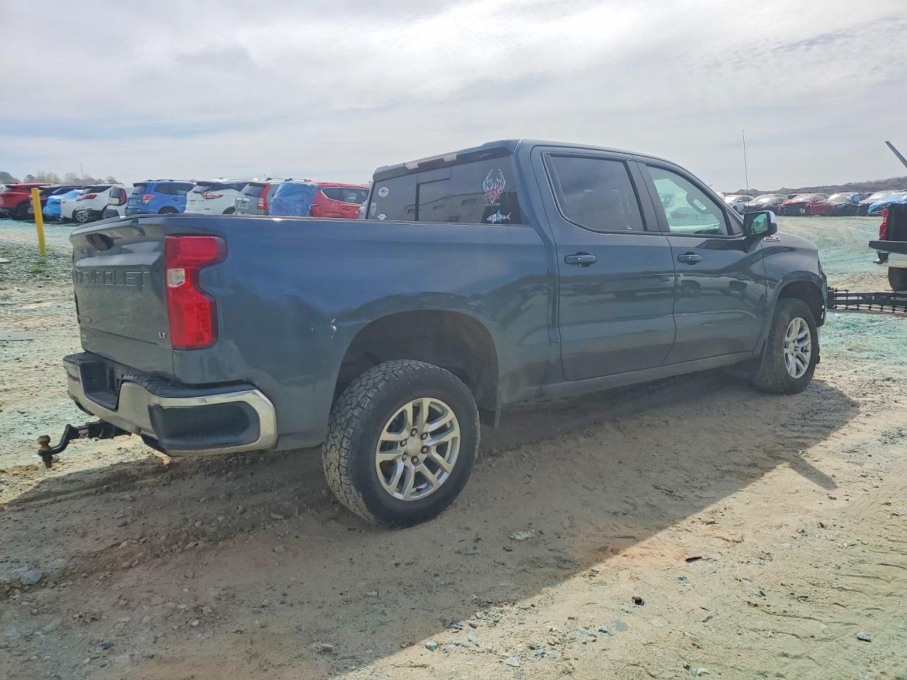 2019 CHEVROLET SILVERADO K1500 LT photo 3