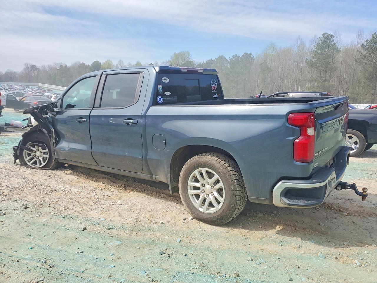 2019 CHEVROLET SILVERADO K1500 LT photo 2