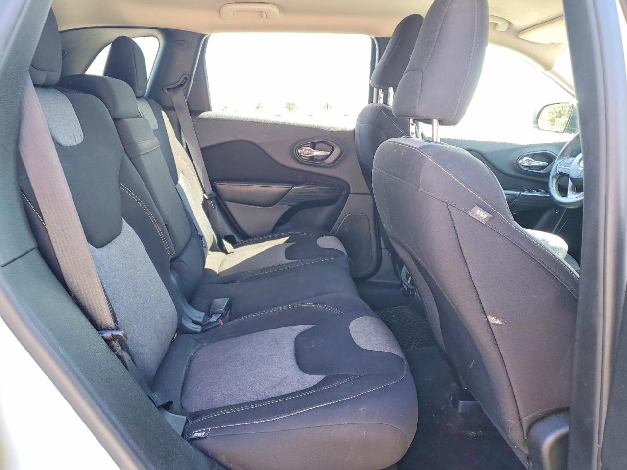 2016 JEEP CHEROKEE SPORT photo 21